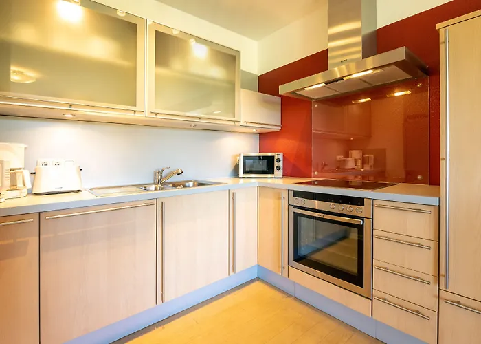 索尔兹伯格穆德弗里恩公园酒店 假日公园 3*